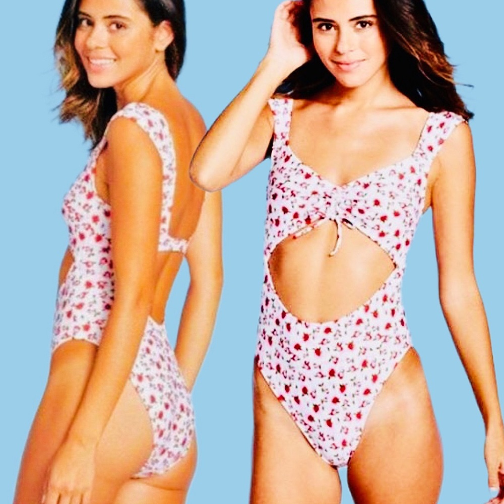Xhilaration Women’s White Red Floral Non-Padded One Piece Swimsuit Sz Small NWOT